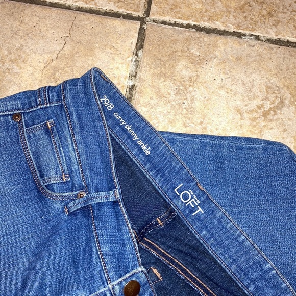 Loft Curvy Skinny Ankle Jeans Size 29 - Picture 3 of 3